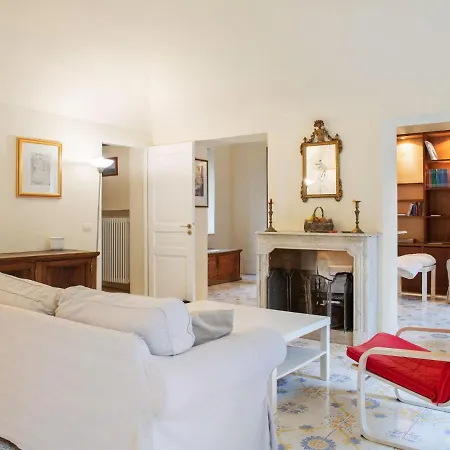 Tatil Evi Boutique In With Garden Terruggia