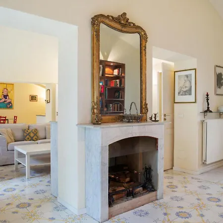 Boutique In With Garden * Terruggia